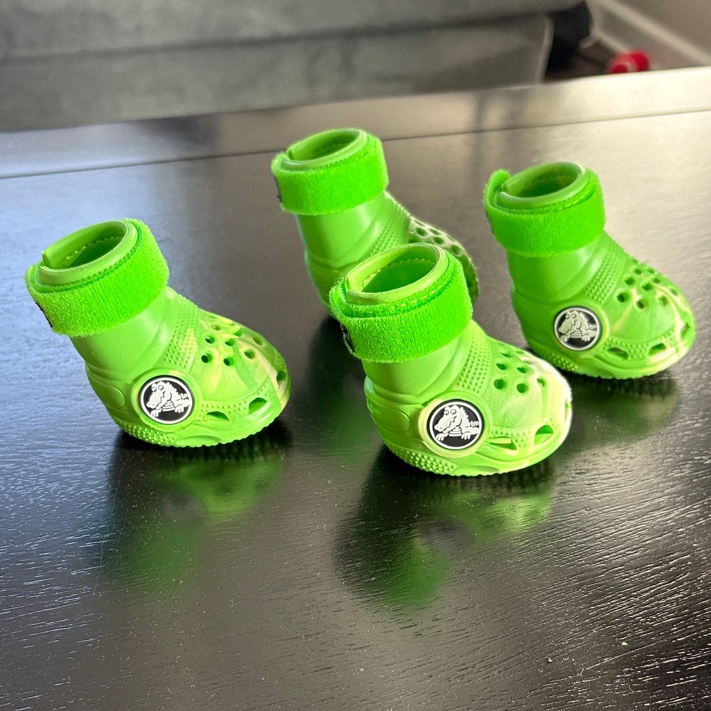 CROCS Neon Green Dog Booties with Velcro Cuffs (Set of 4)